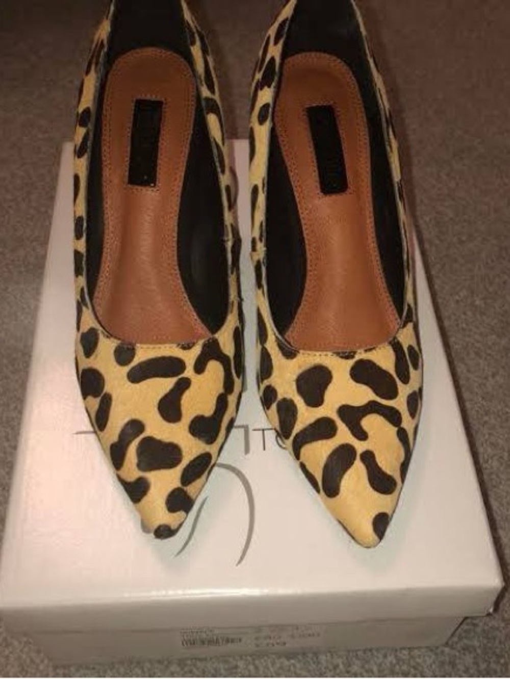 Topshop. Genuine Haircalf Leopard Print Pointed Toe Pumps Size 8.5